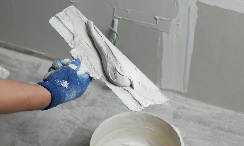4 Drywall Taping Knives Every Beginner Needs