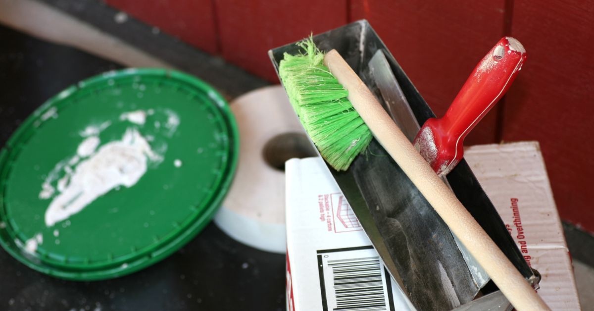 4 Mistakes To Avoid When Cleaning Taping Knives